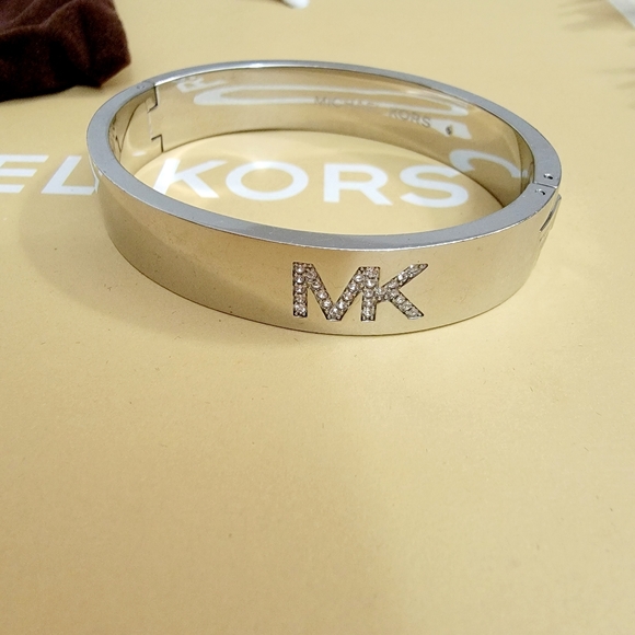 Michael Kors Bangle Bracelet Silver Diamonds - Picture 1 of 4